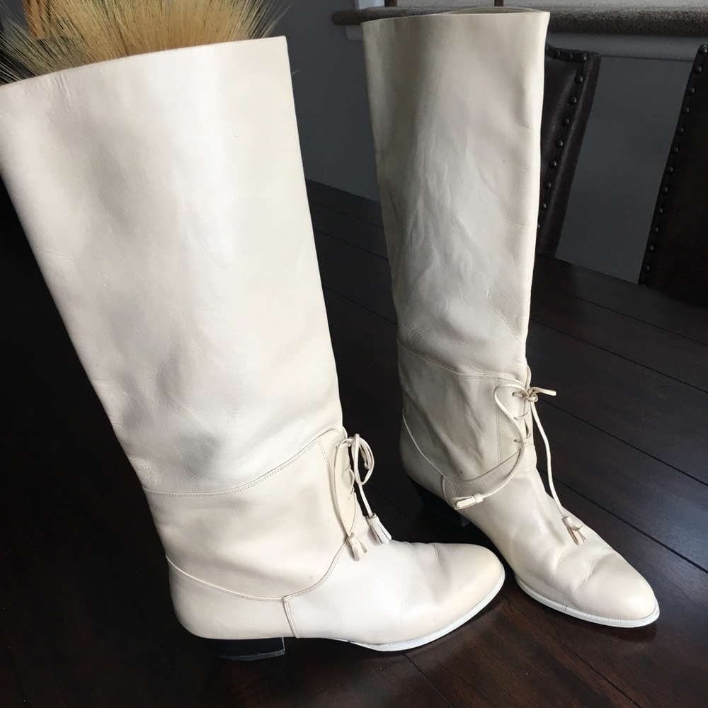 Creamy color boots